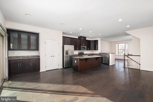 Building Photo - 7627 Hamilton Xing