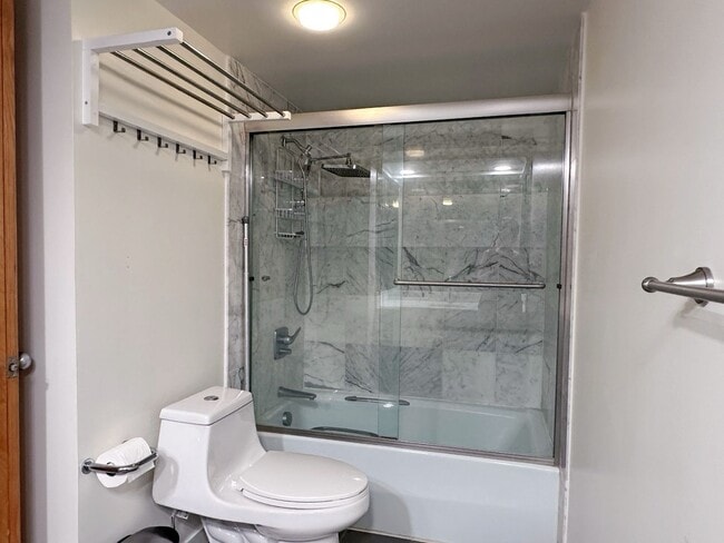 Building Photo - Stunning Kakaako 2 Bedroom at Nauru Tower