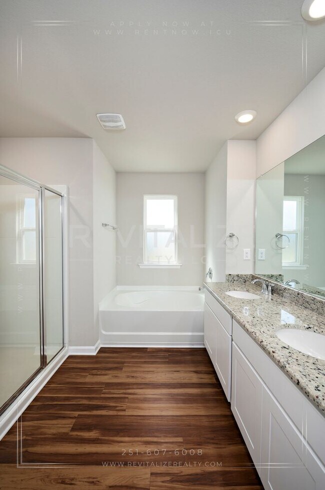 Building Photo - Beautiful 2-Story 5 BD 3 BA House in Spani...