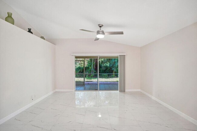 Building Photo - 5033 S La Sedona Cir