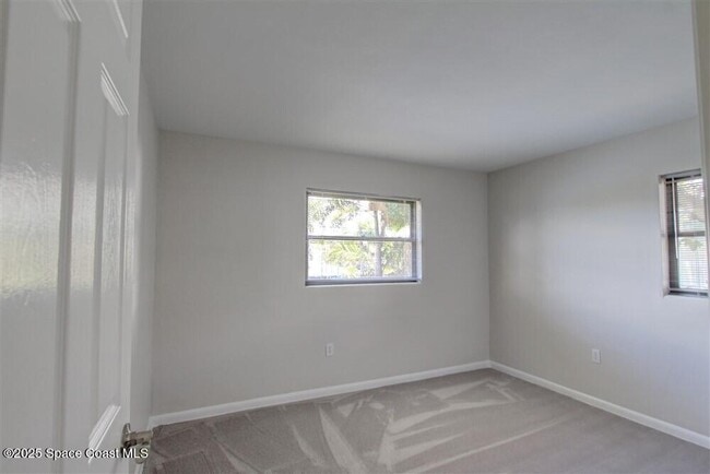 Building Photo - 331 Carmine Dr