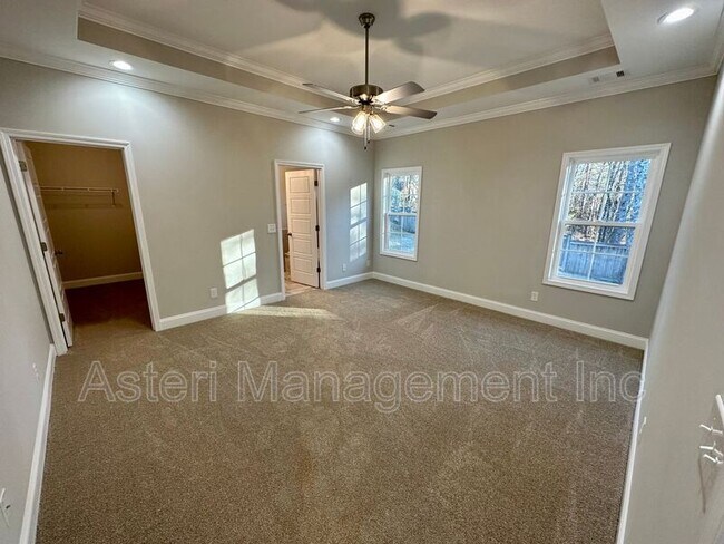 Building Photo - 107 Lasso Drive