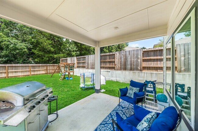 Building Photo - 18757 Timber Gln Dr