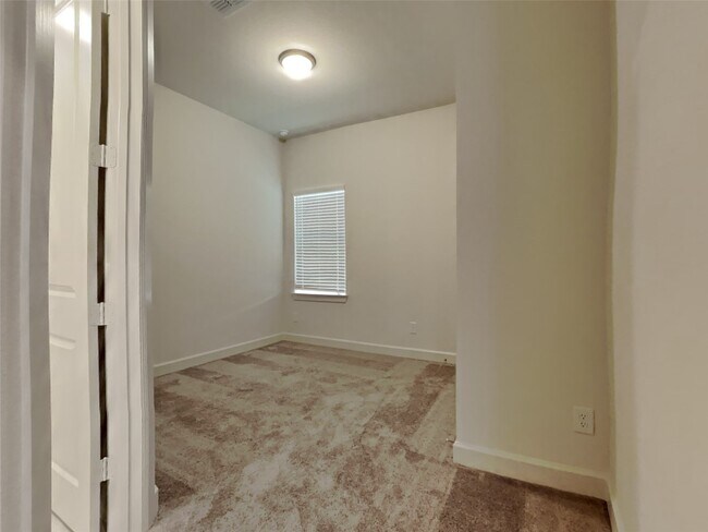 Building Photo - 15170 London Gavroche Ln