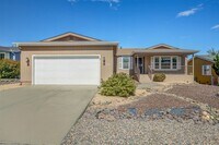 Building Photo - 3 Bedroom, 2 Bath Home with Views of Willo...