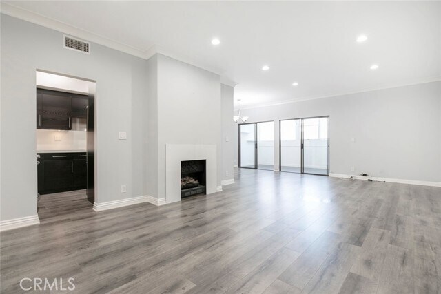Building Photo - 234 N Kenwood St