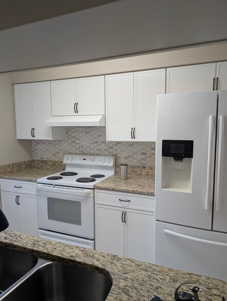 Building Photo - 118 Wax Myrtle Dr
