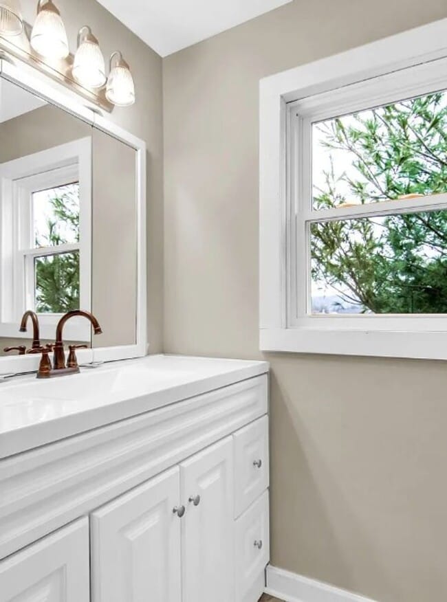 Building Photo - Bright 3 Bedroom, 2 Bath Home In East Pennsboro!