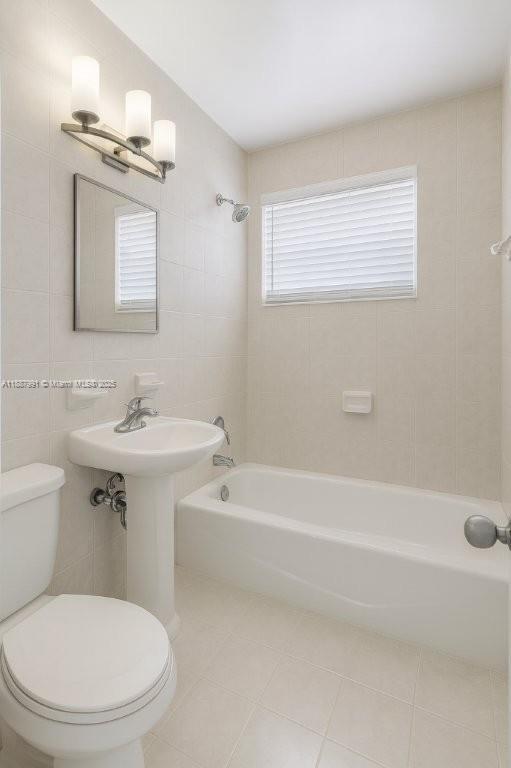 Building Photo - 2265 SW 15th St