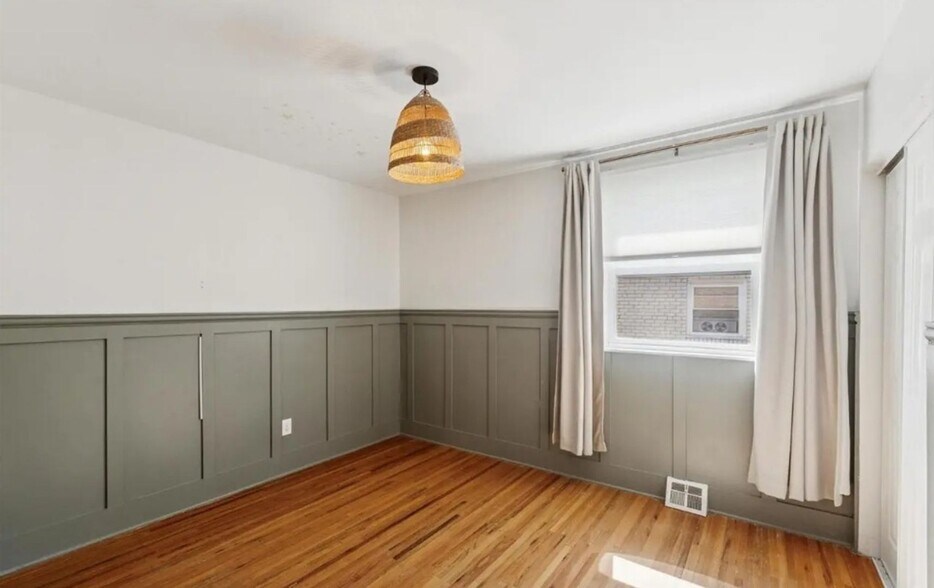 Building Photo - 7504 Valley Ave