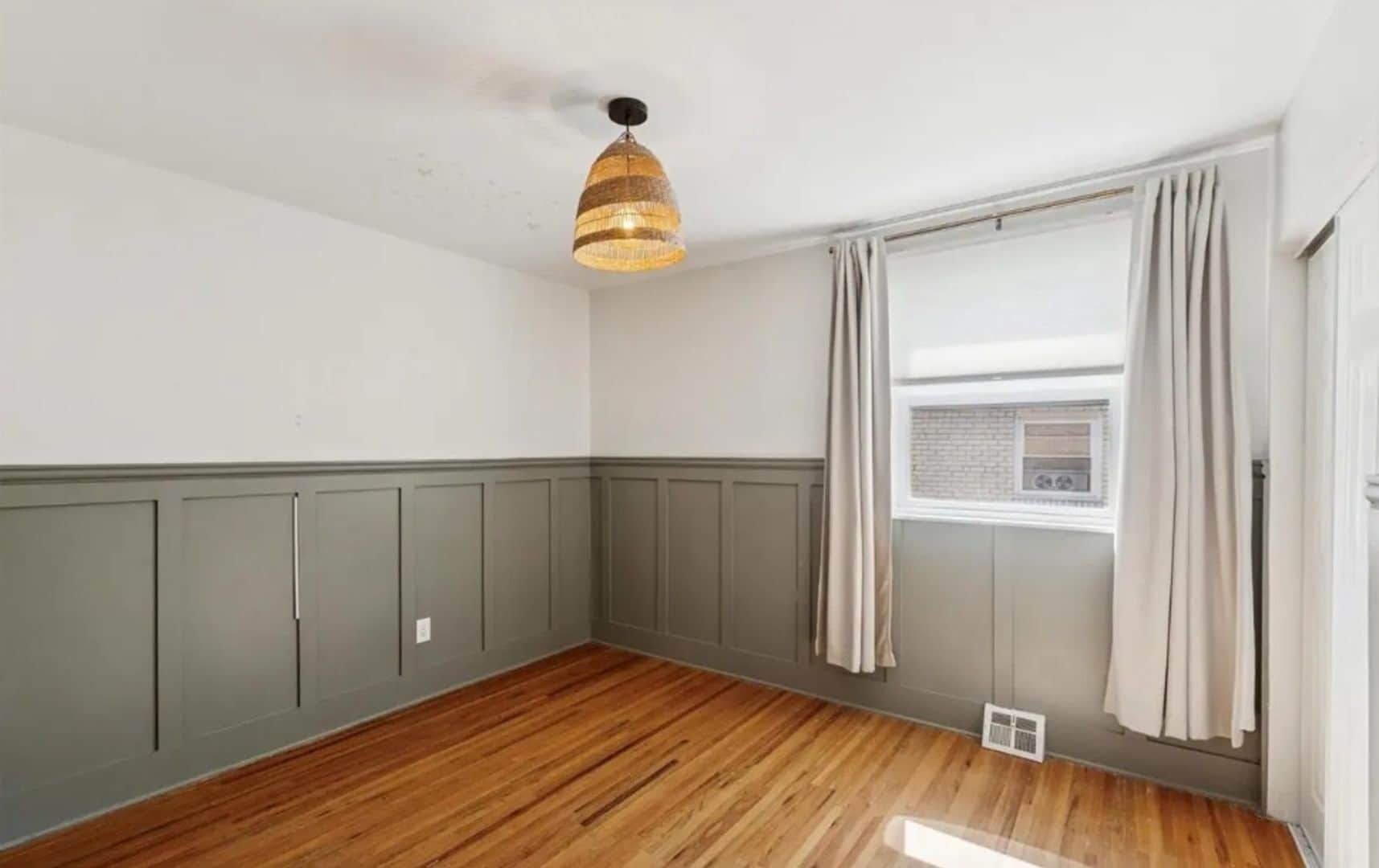 Building Photo - 7504 Valley Ave