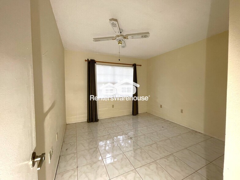 Building Photo - 11241 Dollar Lake Dr