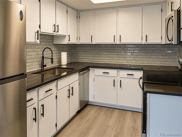 Building Photo - 17053 E Tennessee Dr