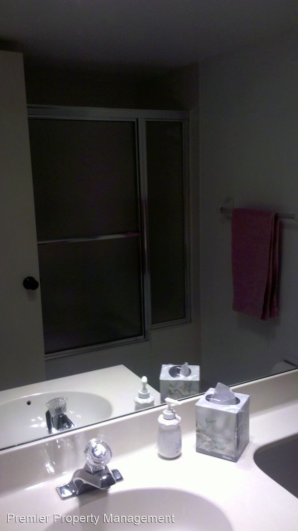 Building Photo - 500 Misty Pines Cir