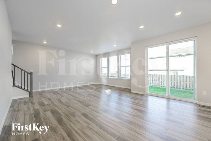 Building Photo - 10993 Vaughn St