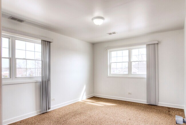 Building Photo - 6101 W 94th St