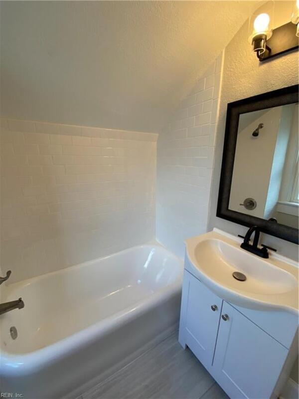 Building Photo - 316 Roselynn Ln