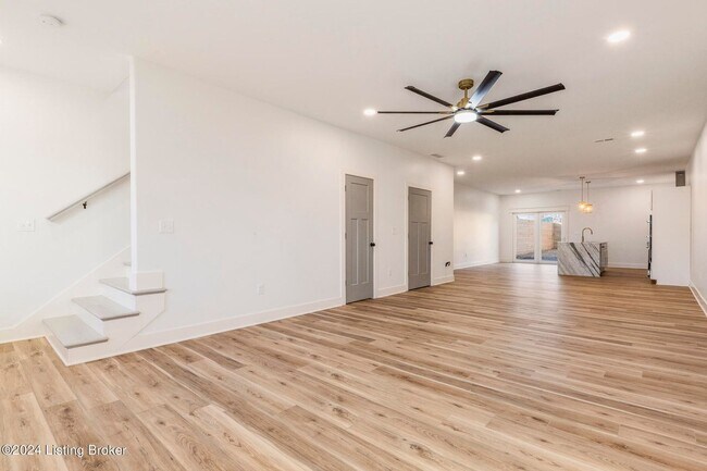 Building Photo - Home in Germantown for Rent - Carport, Fenced Back Yard!