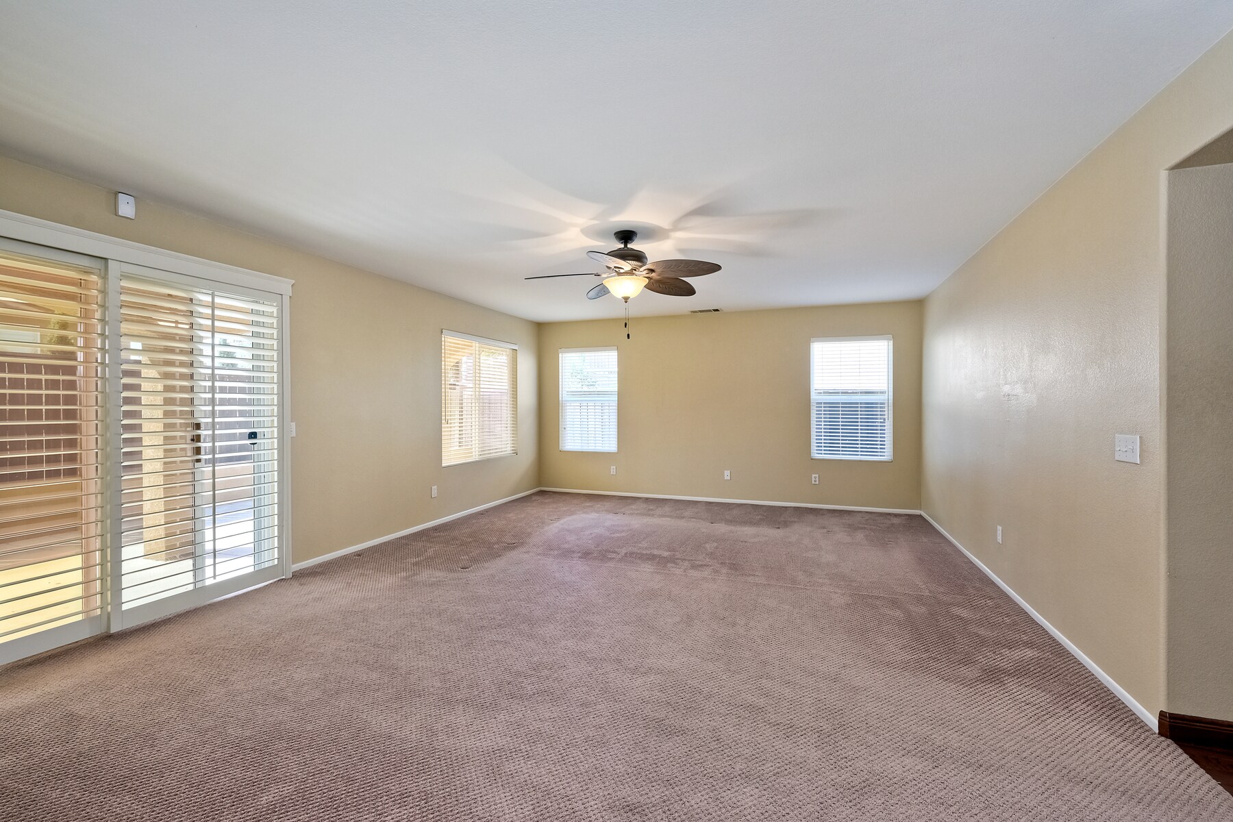 Building Photo - 44401 Penbrook Ln