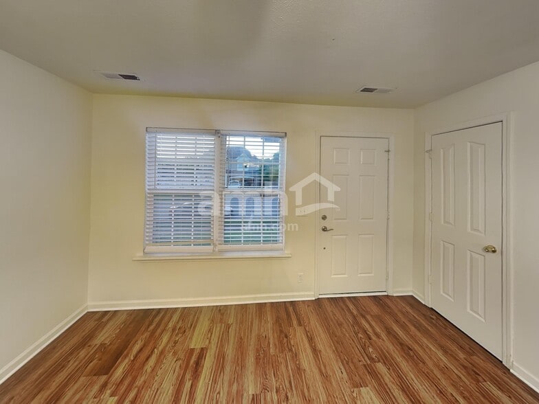 Building Photo - 7024 Legacy Dr