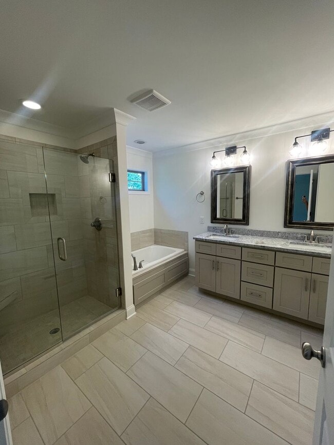 Building Photo - Ooltewah Rental 3 Bedrooms + Full Finished Basement