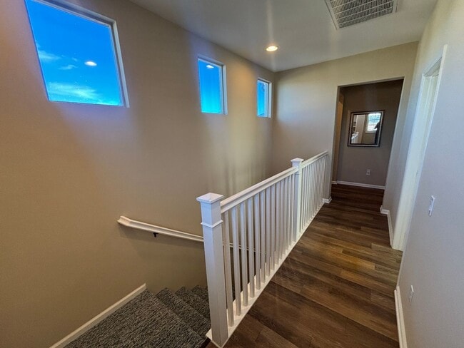 Building Photo - Unique 4-Bedroom, 3-story Live/Work Townhouse in the lushly landscaped Villa Metro Community!