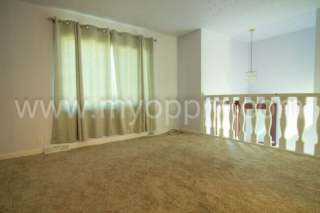 Building Photo - 6711 S 75th Ave