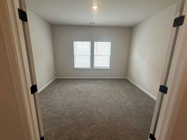 Building Photo - 2304 Grape Vine Wy