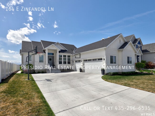 Primary Photo - 164 E Zinfandel Ln