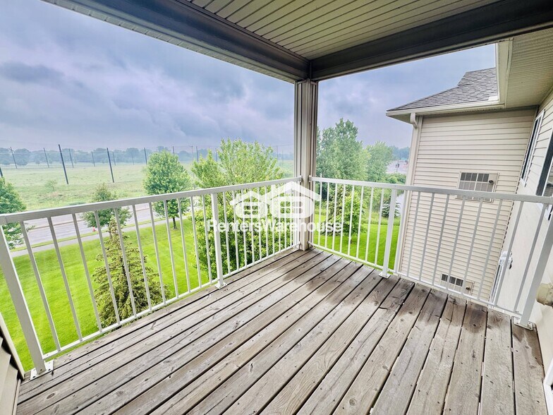Primary Photo - 1590 Parkwood Dr