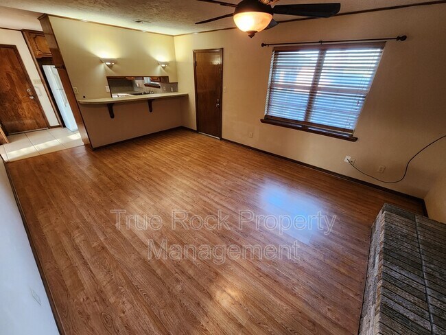 Building Photo - 329 S Morrison Dr