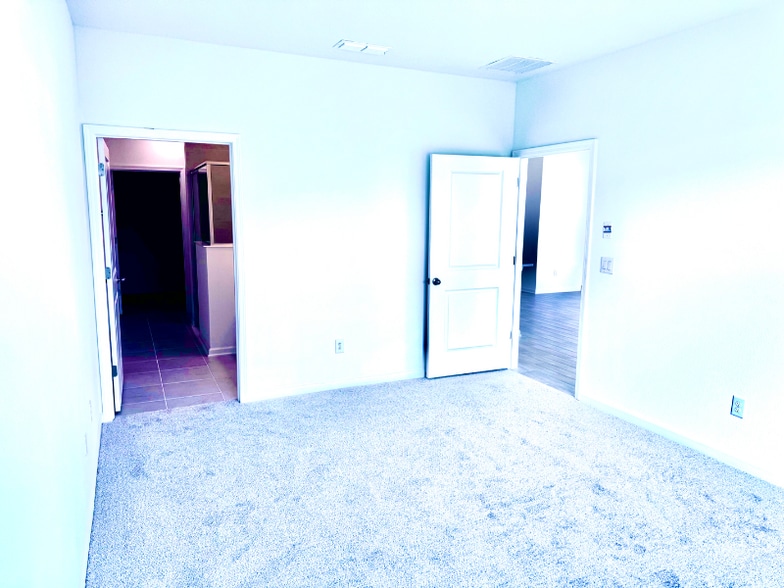 Building Photo - 169 Silver Myrtle Ct