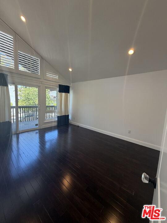 Building Photo - 2880 Woodwardia Dr