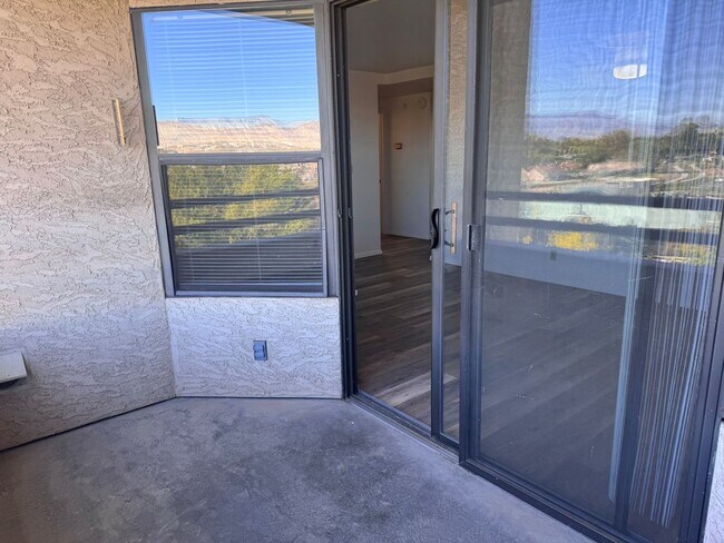 Building Photo - Horizon Towers 2Bed 2Bath Condo!!!