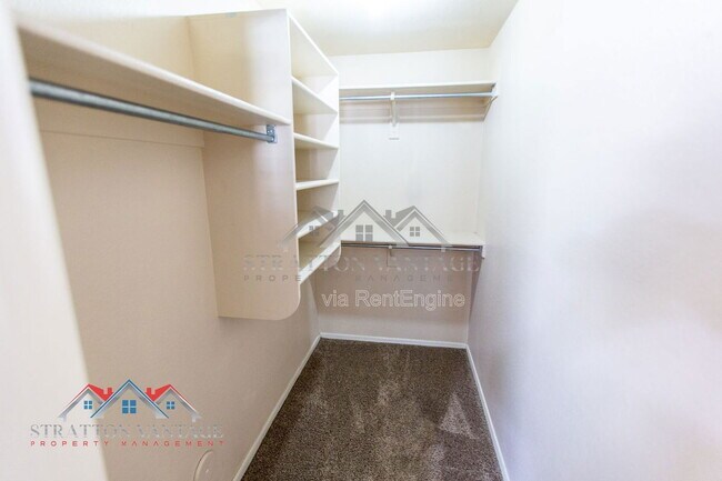 Building Photo - 12913 W Palm Ln