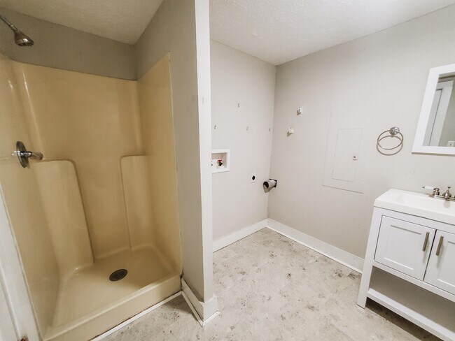 Building Photo - 103 Mimosa Ln