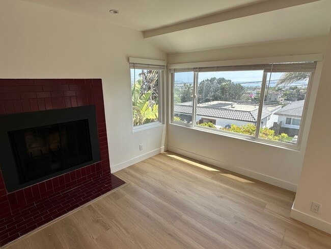 Building Photo - 2318 Geranium St