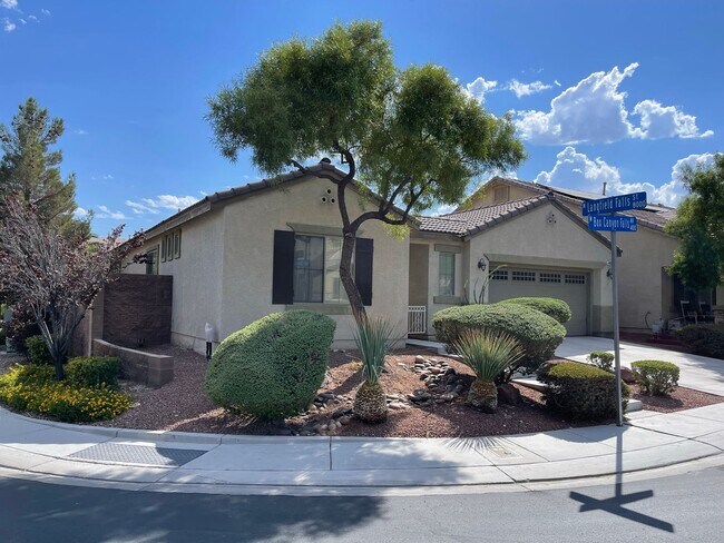 Building Photo - Beautiful Single Story Home in Gated Commu...