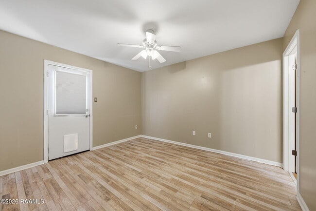 Building Photo - 1422 Southport Blvd