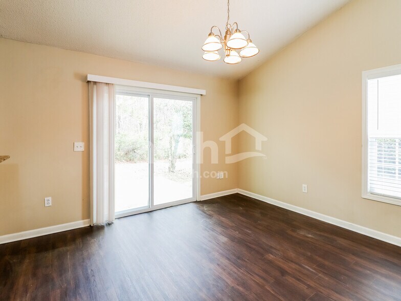 Building Photo - 112 Knightsbridge Rd