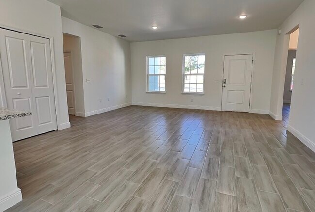 Building Photo - 209 Marion Oaks Manor