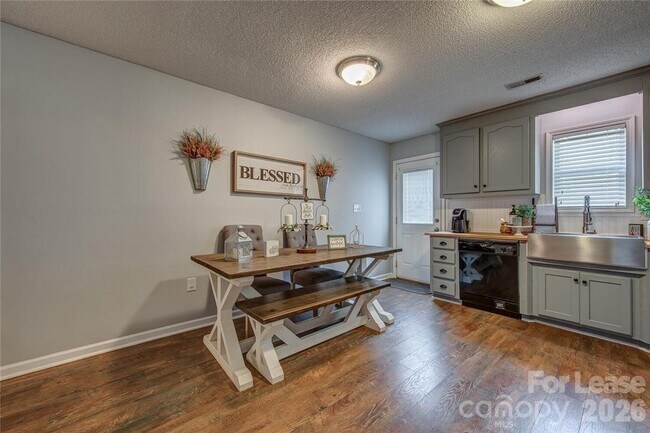 Building Photo - 121 Pratt St