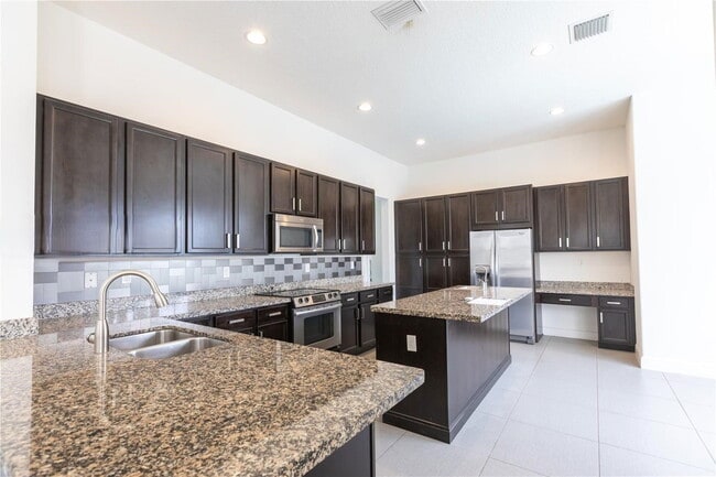 Building Photo - Northwest 82nd Drive, Pembroke Pines, FL 33024 - 4 BR 3 BA single-family home