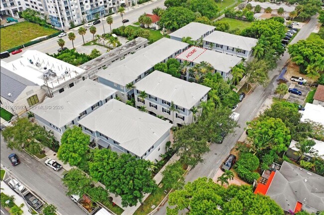 Building Photo - 450 NE 2nd Ave