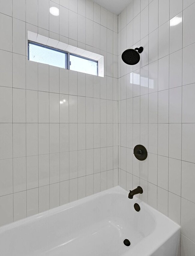 Building Photo - Newly remodeled 4BD 2BA home in Waco