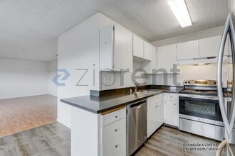 Building Photo - 966 Borden Villa Dr