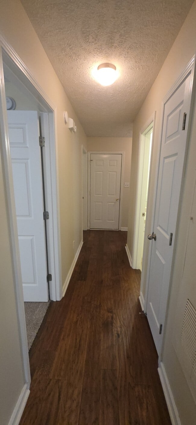 Building Photo - 528 McKean Dr