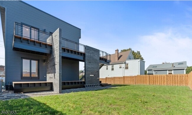 Building Photo - 246 Cortlandt St