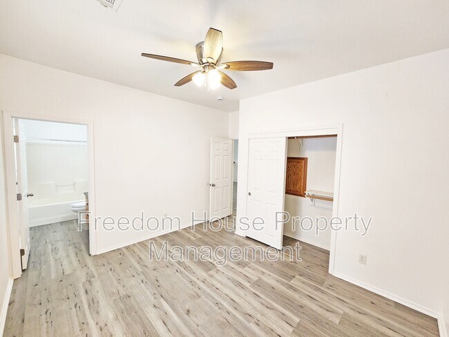 Building Photo - 530 Bourbon St