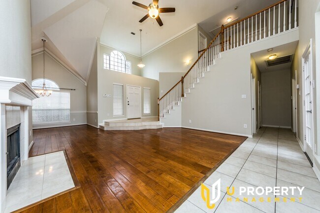 Building Photo - Great location, nice community! Make it yo...